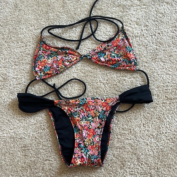 Pink by Victorias Secret bikini - Picture 1 of 4